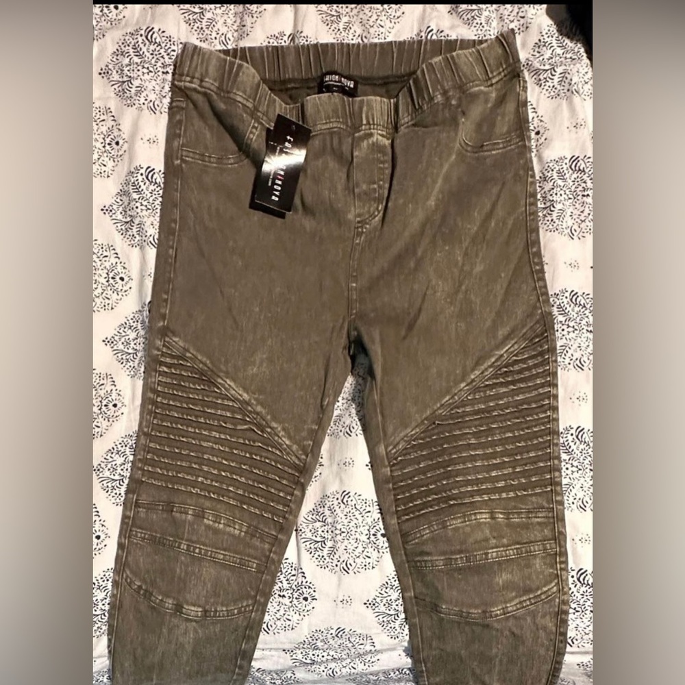 Women’s skinny jeans